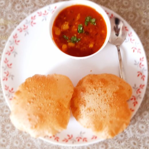 আলু পুরির ছবি